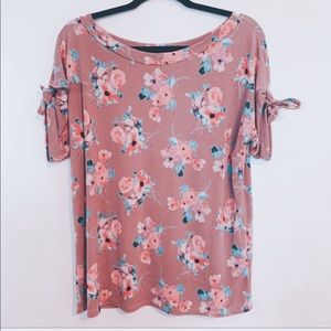 BOUTIQUE PINK FLORAL BLOUSE SIZE LARGE